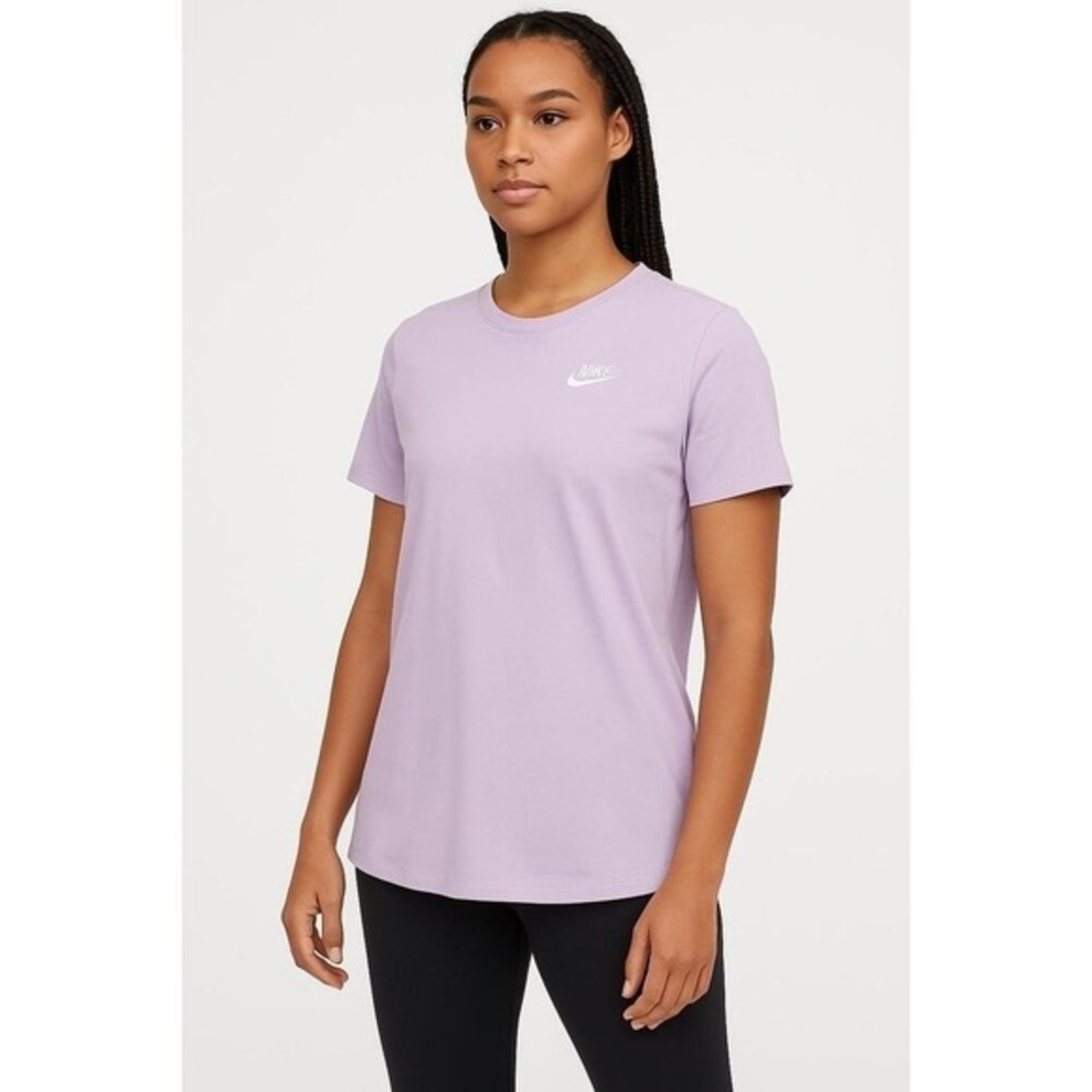 Nike TShirt Womens Size Small Light Purple Casual Short Sleeve Sporty Minimalist
